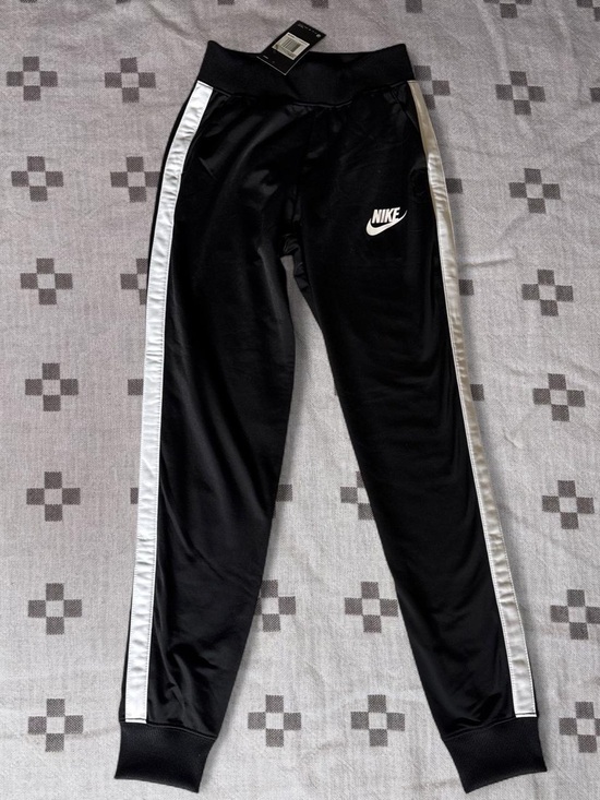 Nike Pants - Nike Women’s Black Joggers